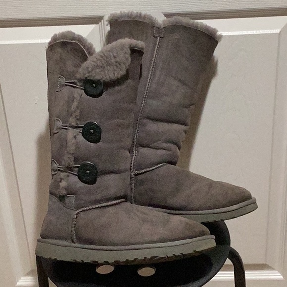 UGG Bailey Button Triplet II Boots - Size 8 - Picture 2 of 12